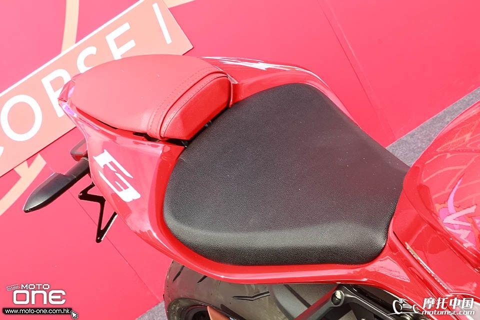 2018_MV_Agusta_F3_800_25.jpg